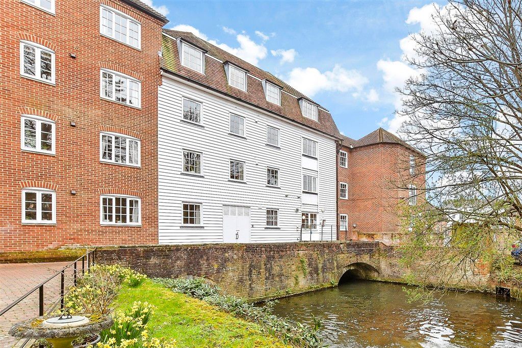 Property photo 3 of 9 External (Web)