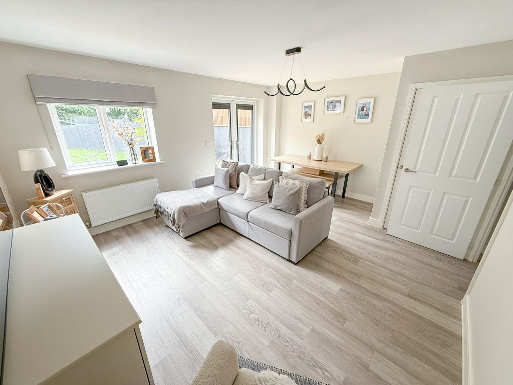Property photo 3 of 19 Img_3786