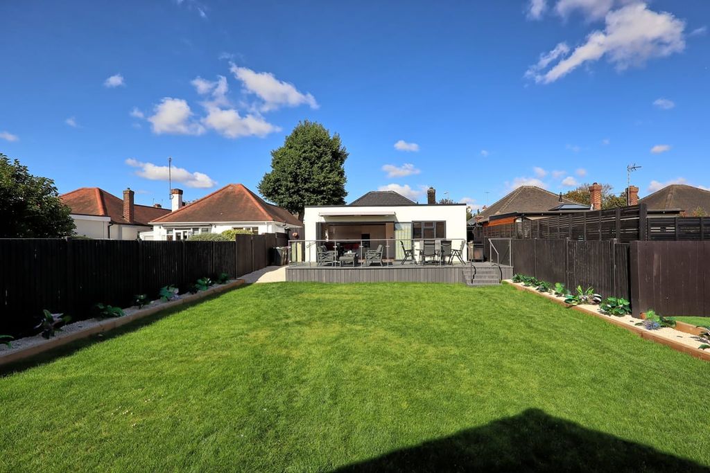 Property photo 1 of 33