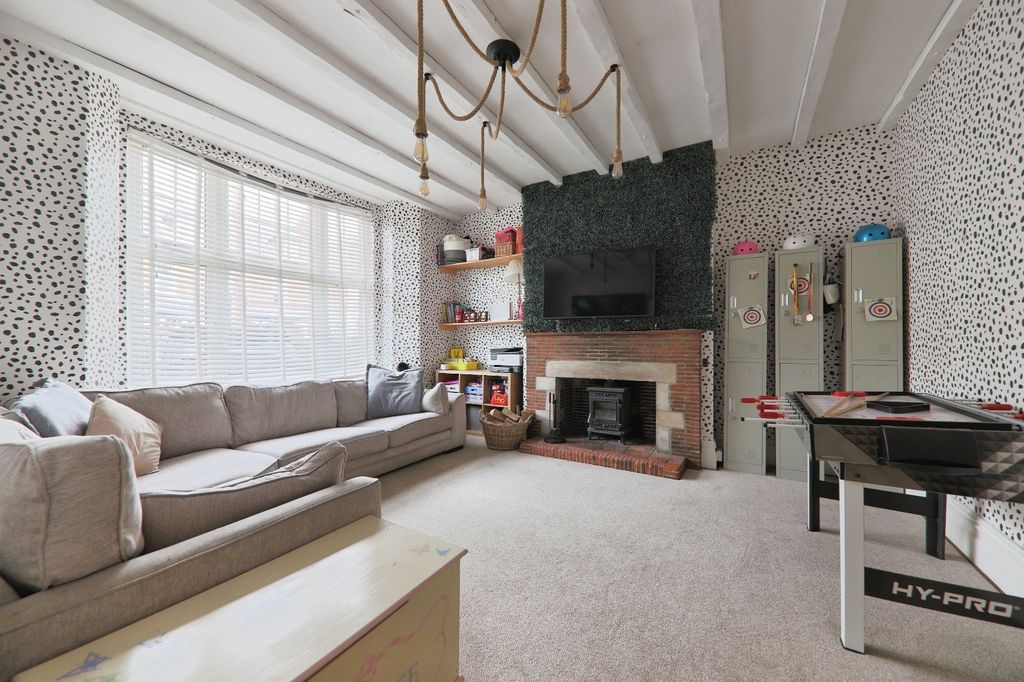 Property photo 2 of 18 5358525