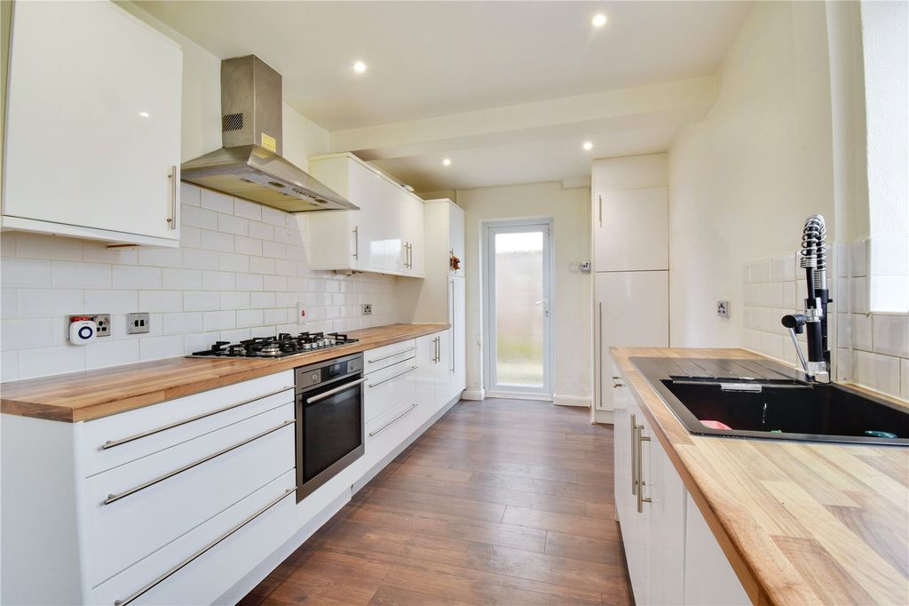 Property photo 2 of 11 Picture No. 08