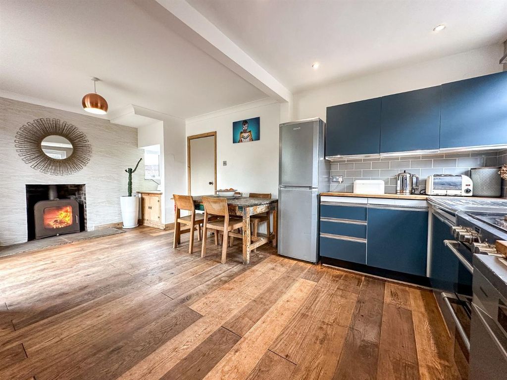 Property photo 3 of 26