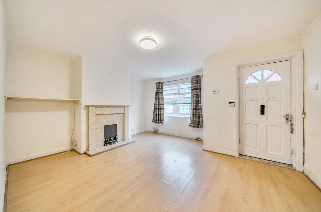 Property photo 2 of 16 1380965-13-6911E4...