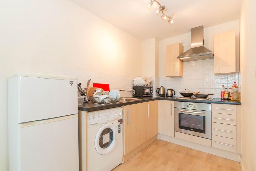 Property photo 2 of 7 Kitchen