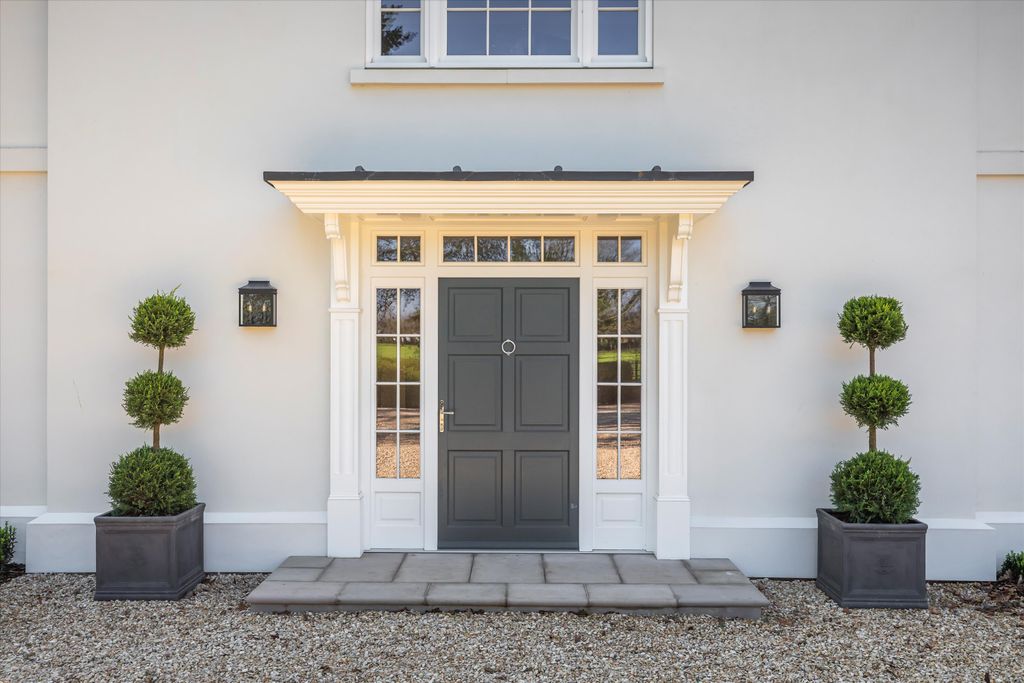 Property photo 3 of 34 Image