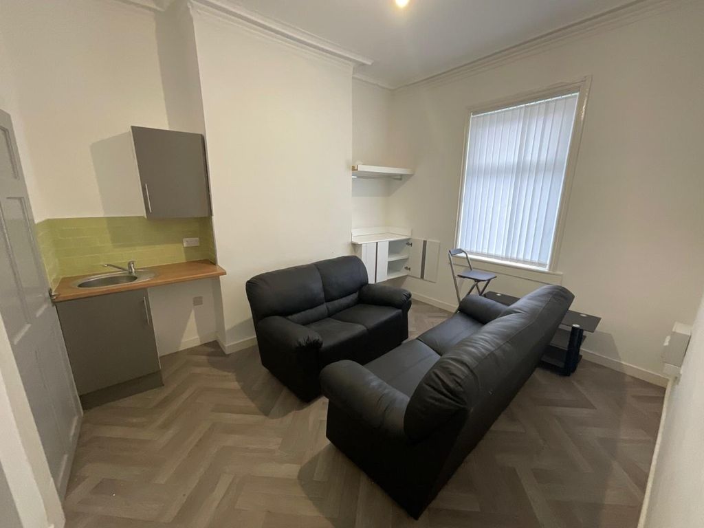 Property photo 2 of 11 Bedroom