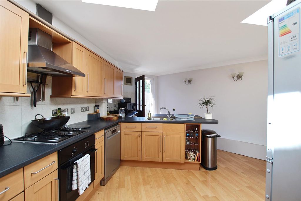 Property photo 3 of 18