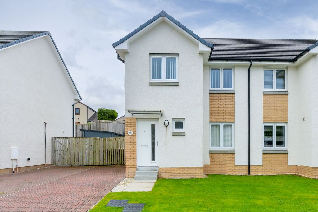 Property photo 1 of 28