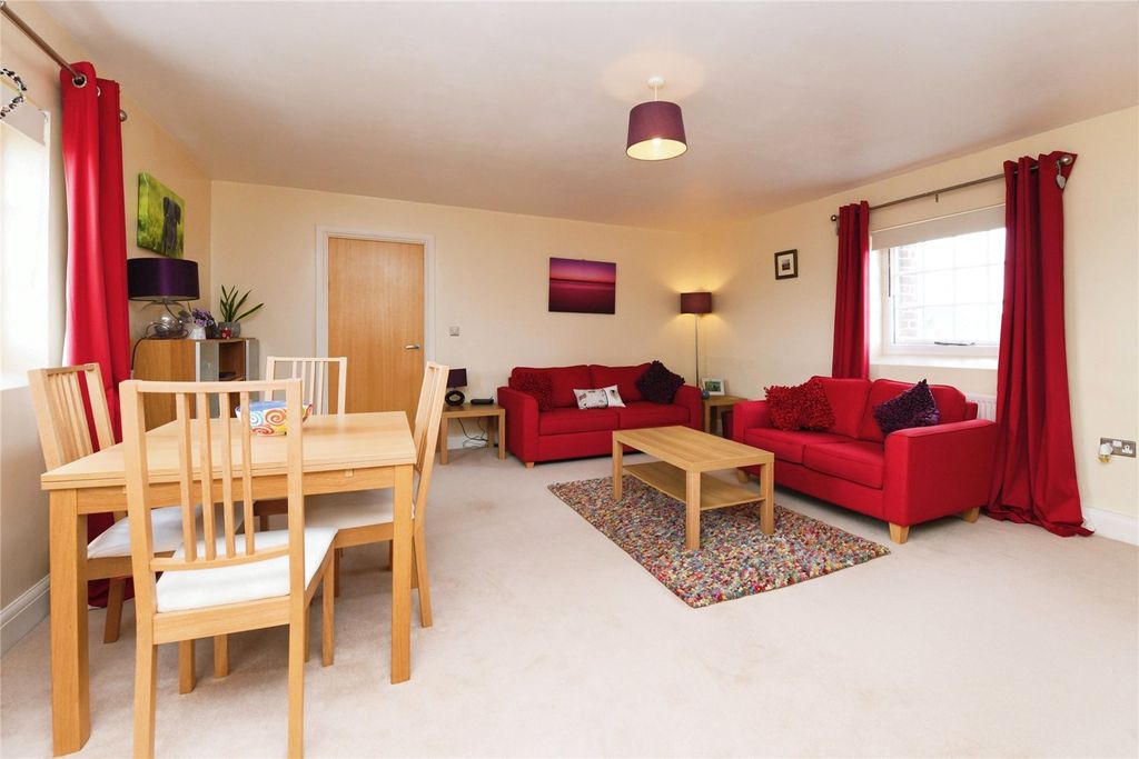 Property photo 3 of 16 Picture No. 05