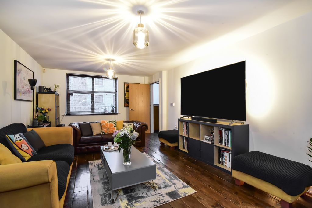 Property photo 3 of 10 Pbox-Img.Jpg