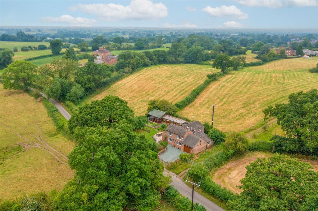 Property photo 1 of 32 Hollycottage-2.Jpg