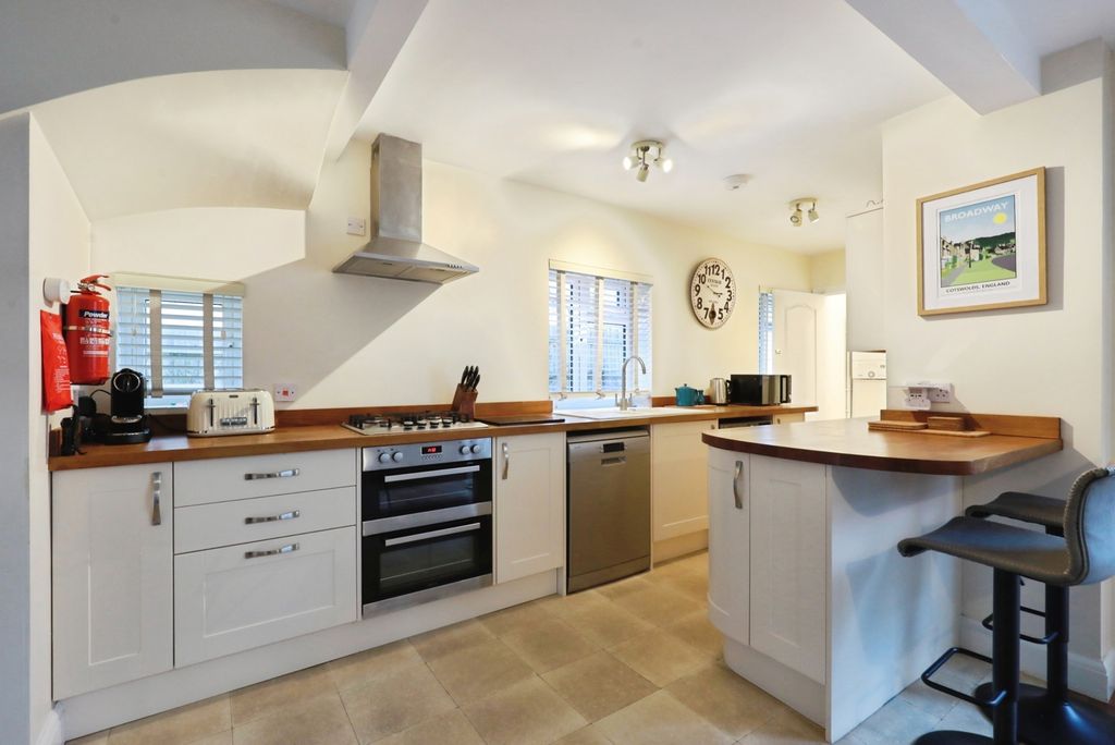 Property photo 3 of 20 Pbox-Img.Jpg