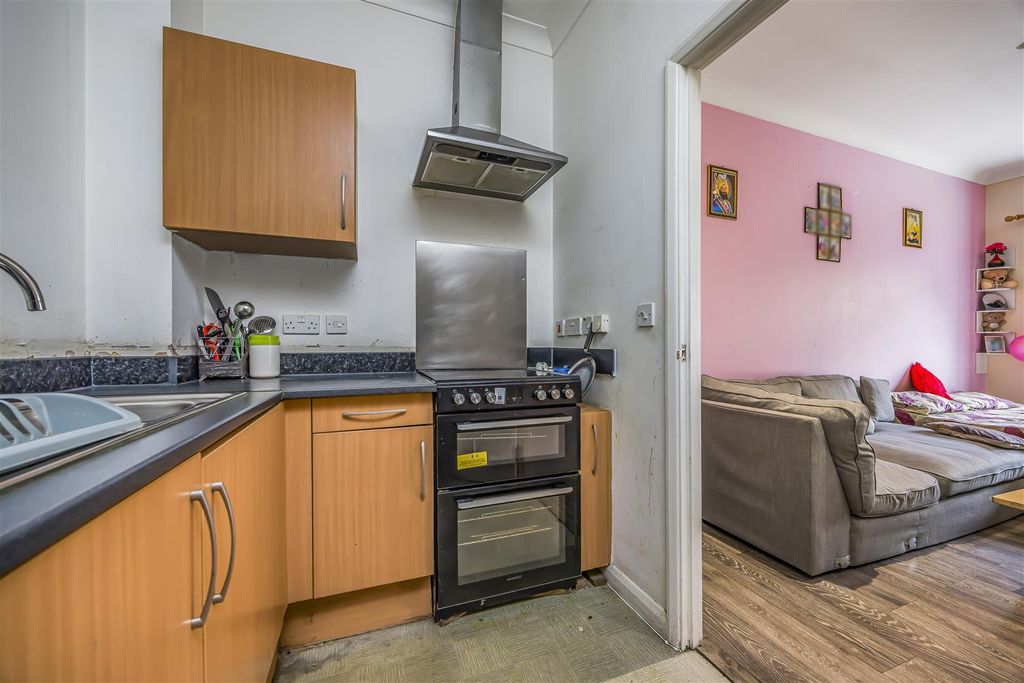 Property photo 2 of 9 Flat 1 , Bosun Court, High Street, Cosham-Porticom