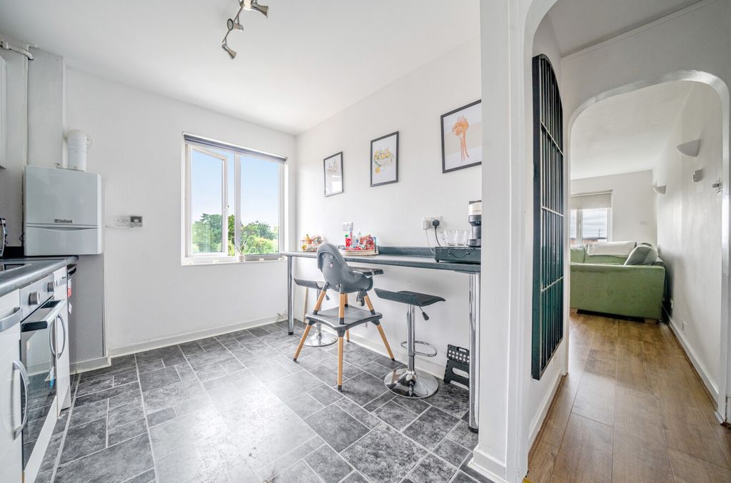 Property photo 3 of 16 1343311-23-68A5Fd...