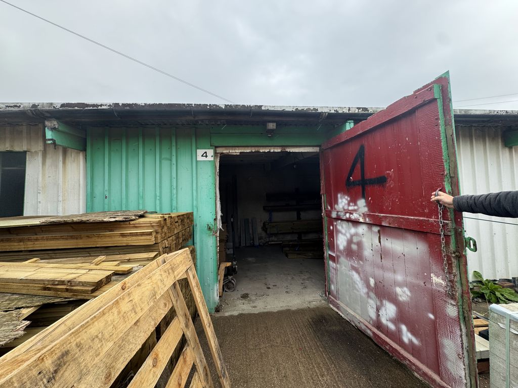 Property photo 1 of 3