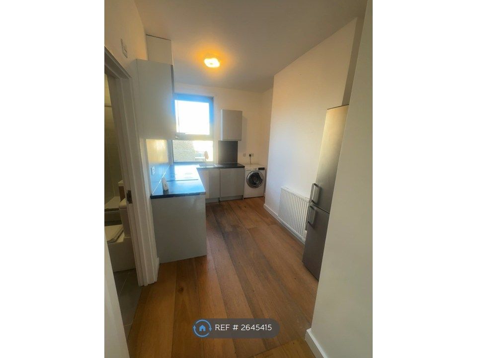 Property photo 3 of 5 Kitchen