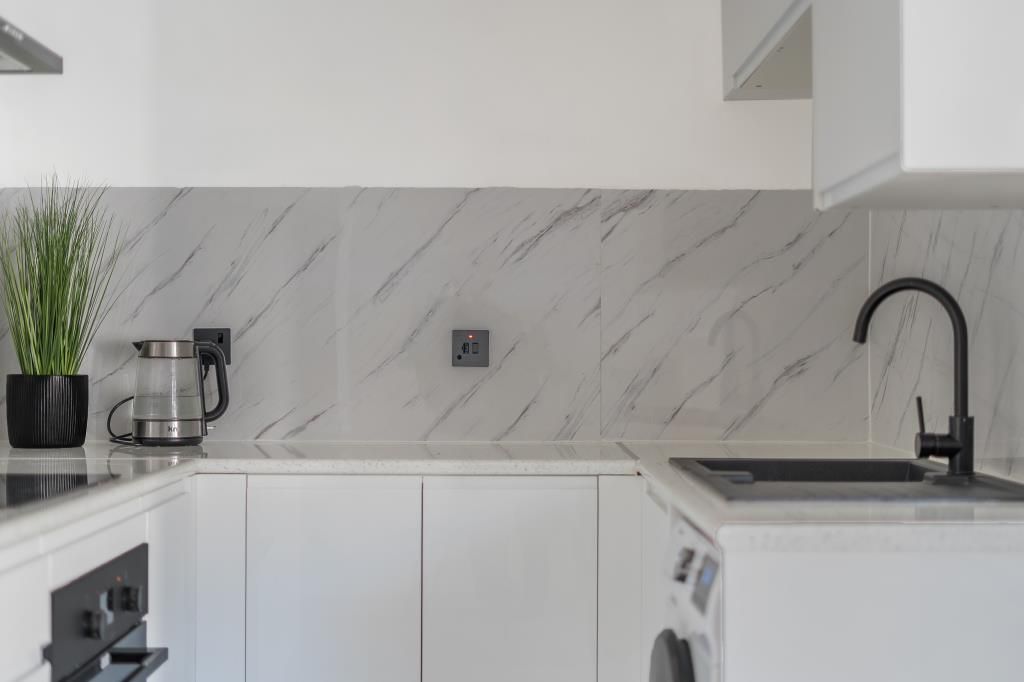 Property photo 3 of 20 Kitchen