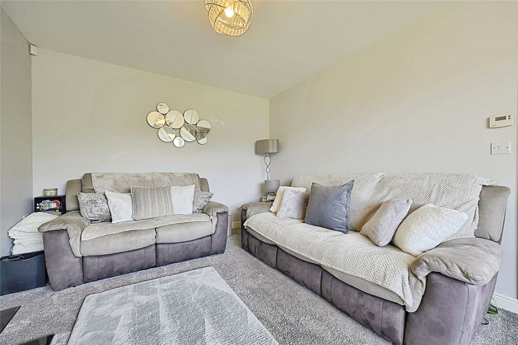 Property photo 3 of 30 Living Room