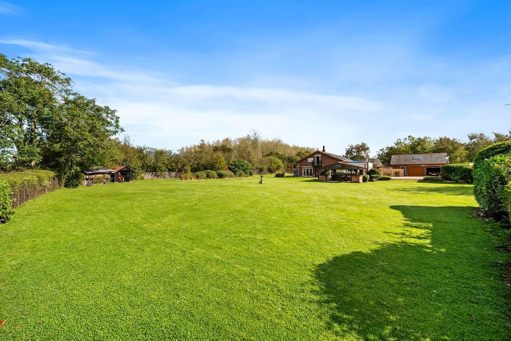 Property photo 3 of 40