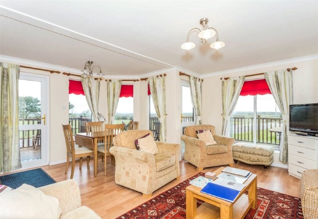 Property photo 2 of 17 Picture No. 06