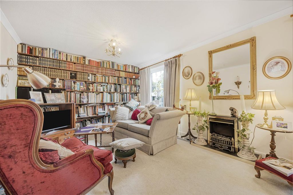 Property photo 3 of 17