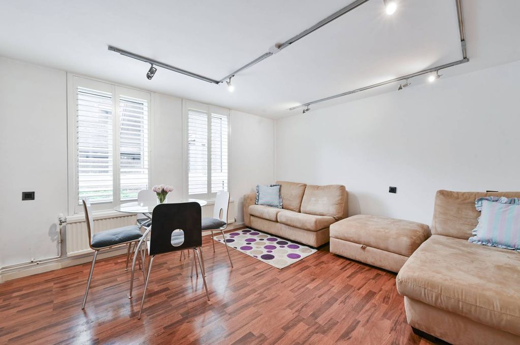 Property photo 2 of 5