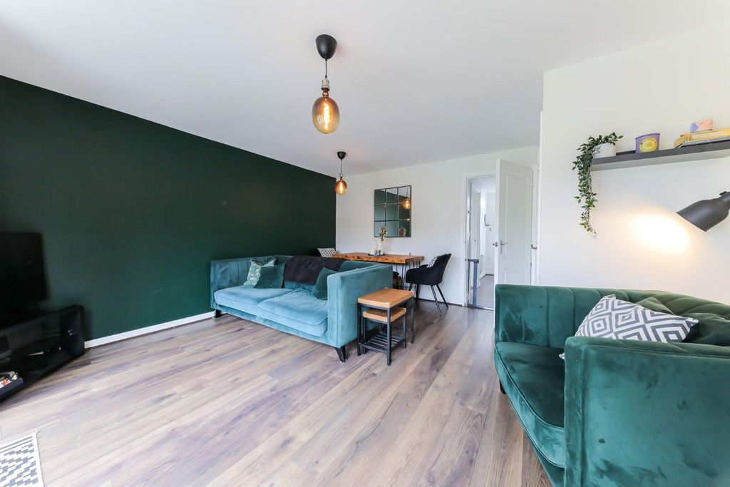 Property photo 3 of 19 Living/Dining Room