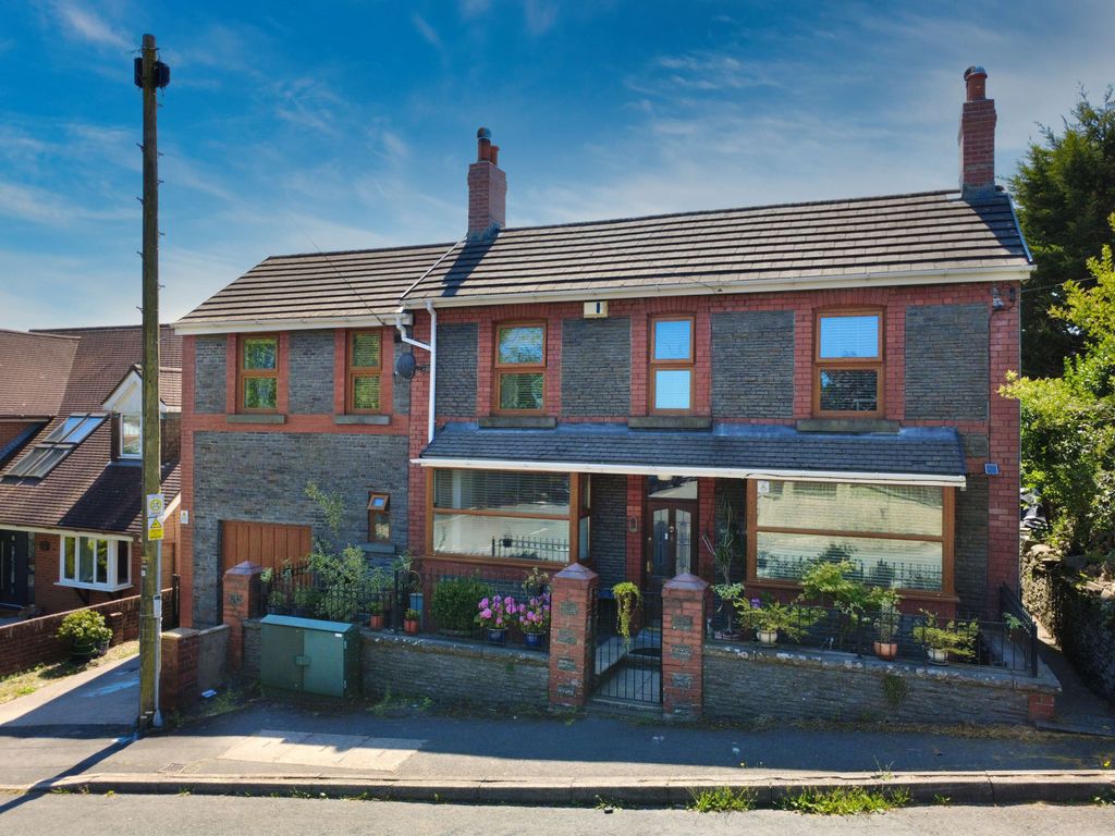 Property photo 1 of 29