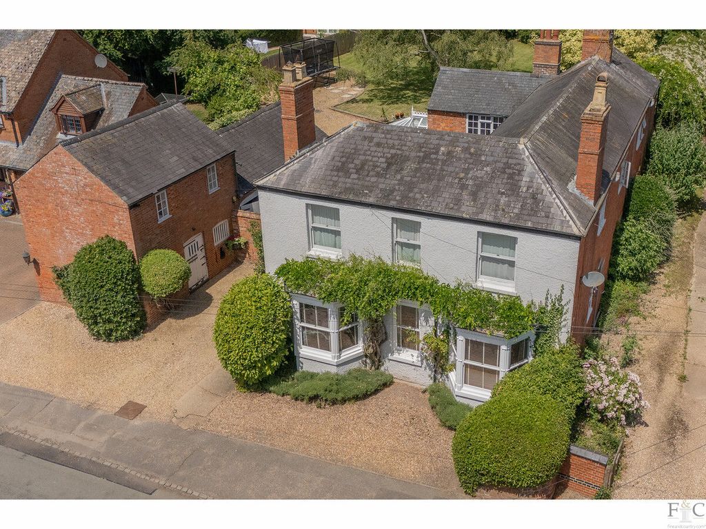 Property photo 1 of 35