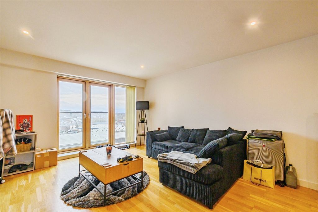 Property photo 2 of 17 Picture No. 03