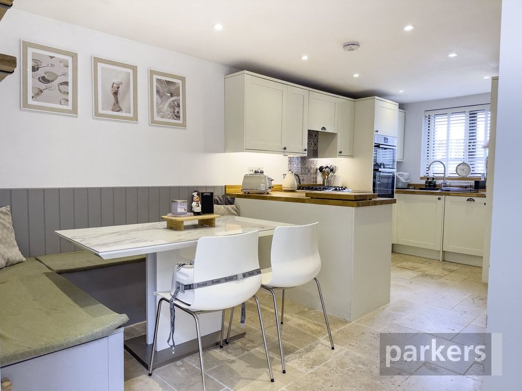 Property photo 1 of 28 Kitchen/Diner