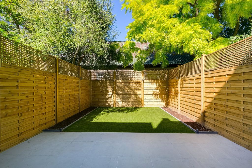 Property photo 2 of 7