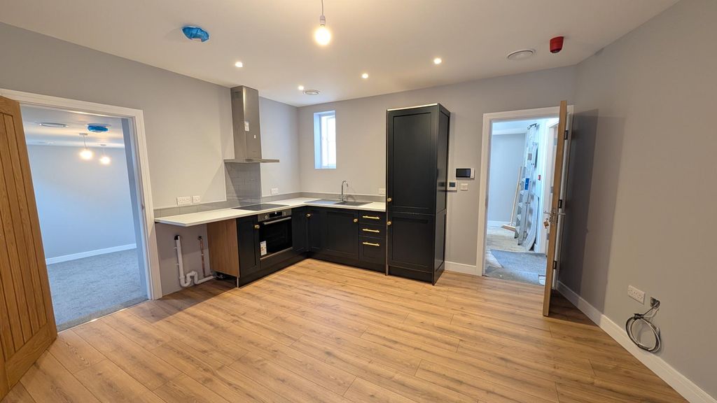 Property photo 1 of 4