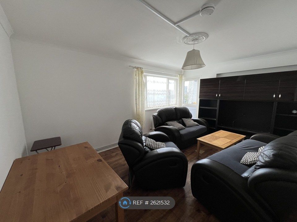 Property photo 2 of 7 Living Room