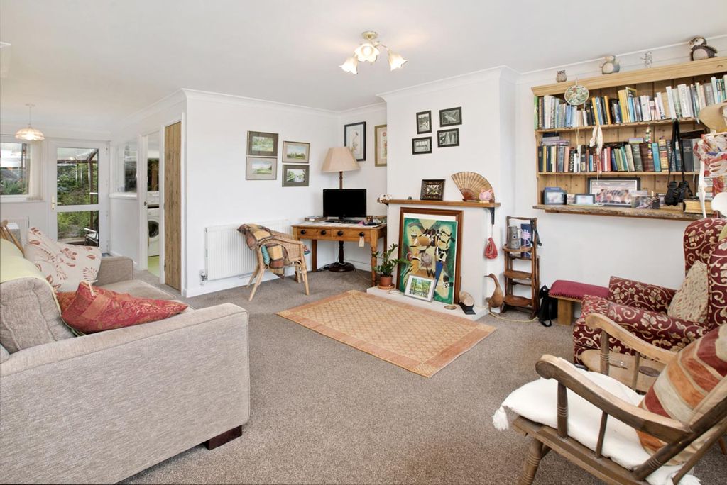 Property photo 2 of 17 Photo 12