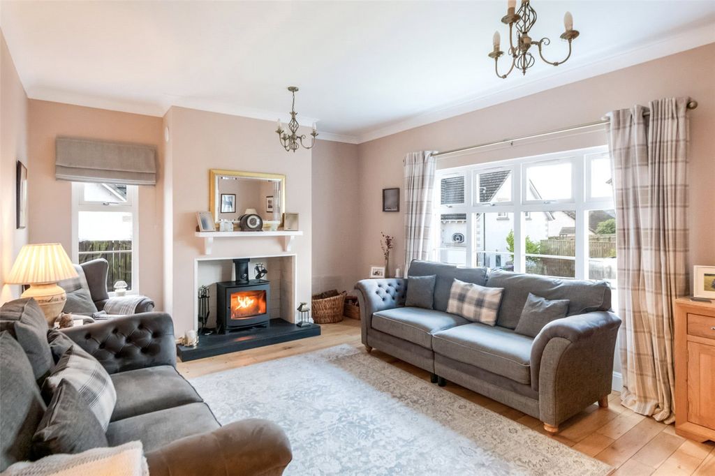 Property photo 2 of 39 Picture No. 12