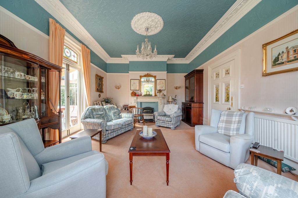 Property photo 3 of 16