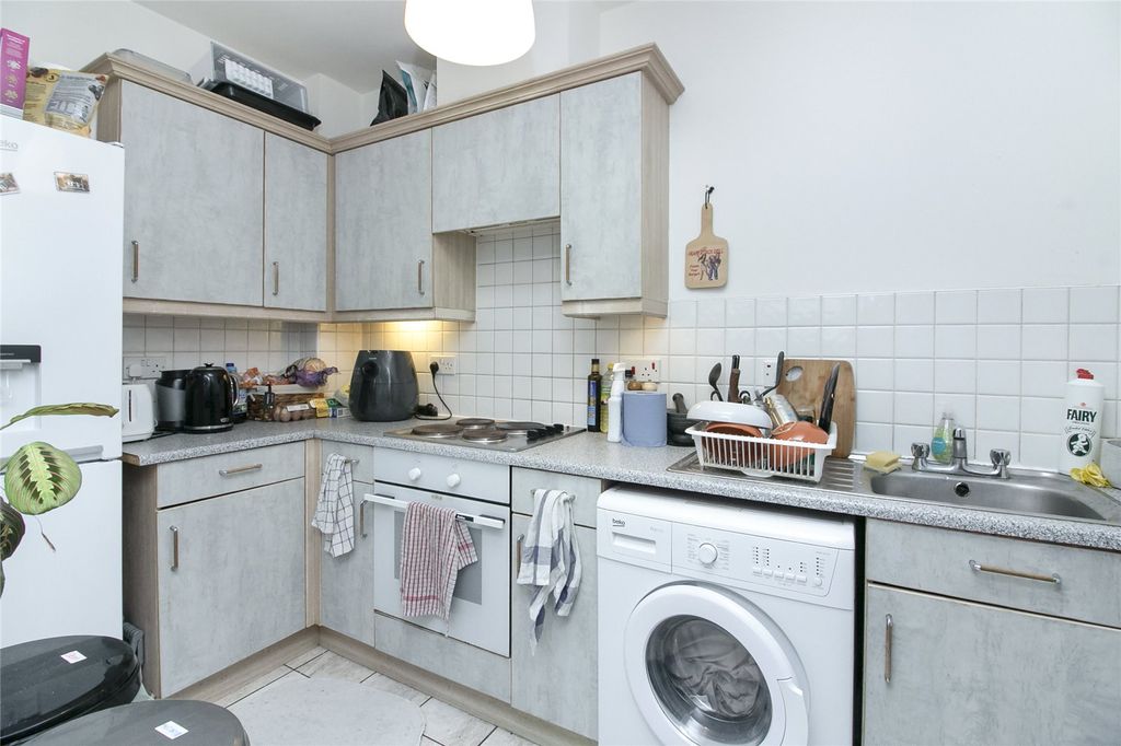 Property photo 2 of 17 Kitchen