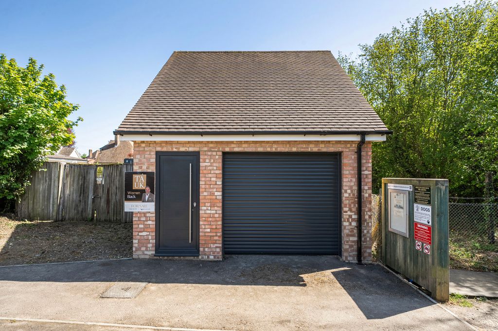 Property photo 2 of 12