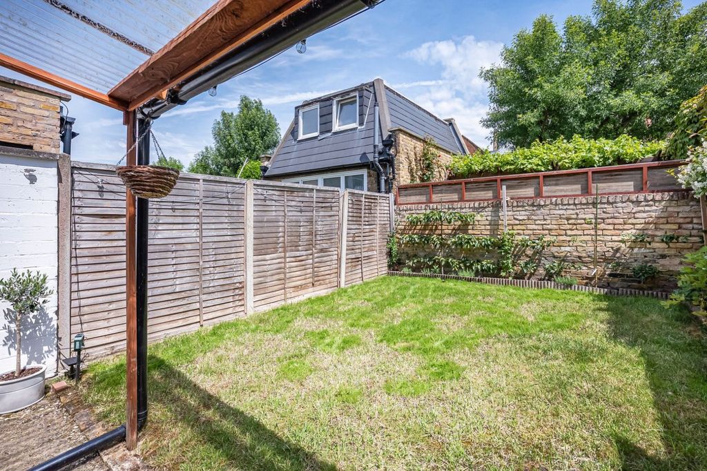 Property photo 2 of 10 Picture No. 16