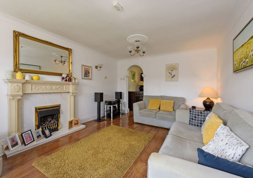 Property photo 3 of 23