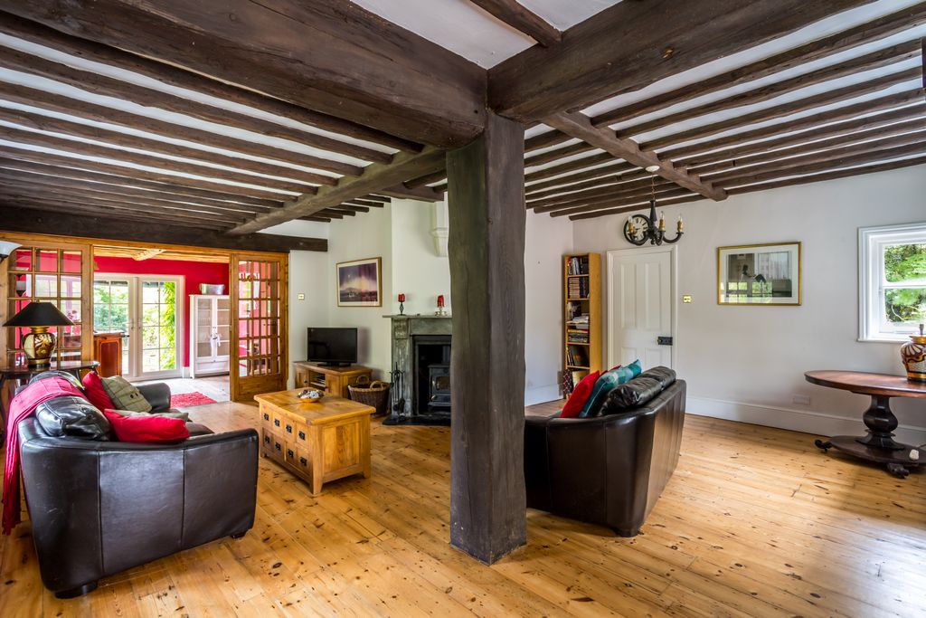 Property photo 2 of 38