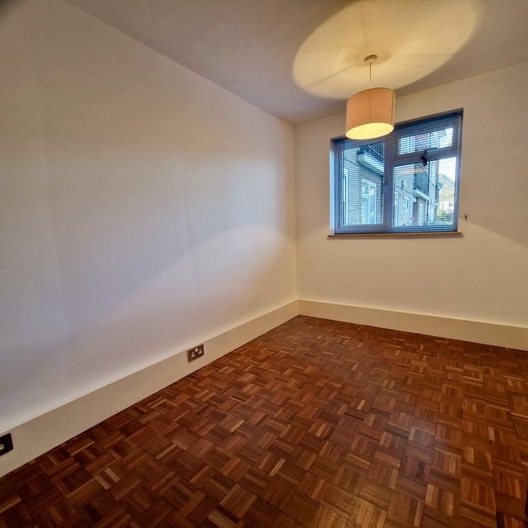 Property photo 2 of 12 Picture No. 13
