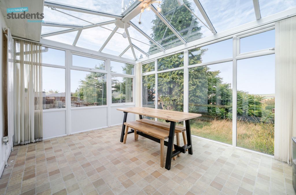 Property photo 2 of 13 B2Adbea7-0556-4Be...