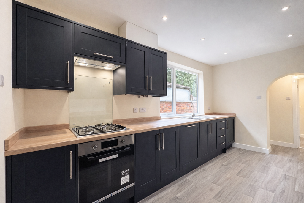 Property photo 3 of 15 Kitchen