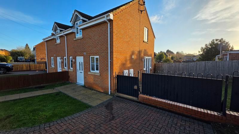 Property photo 1 of 15 Photo 13