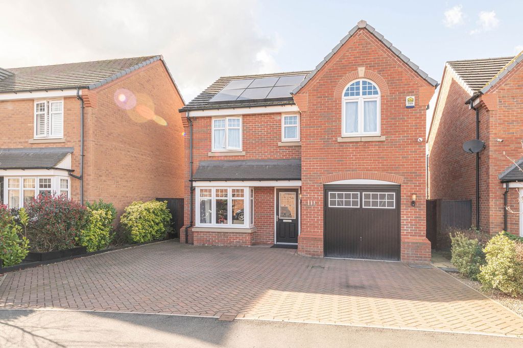 Property photo 2 of 35