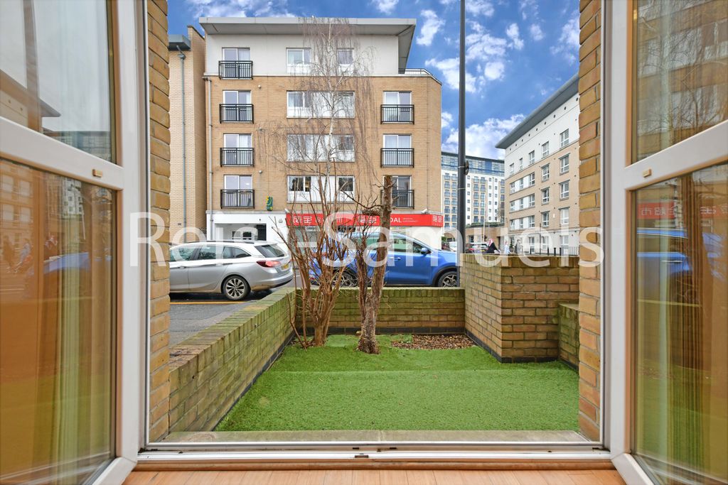 Property photo 2 of 22