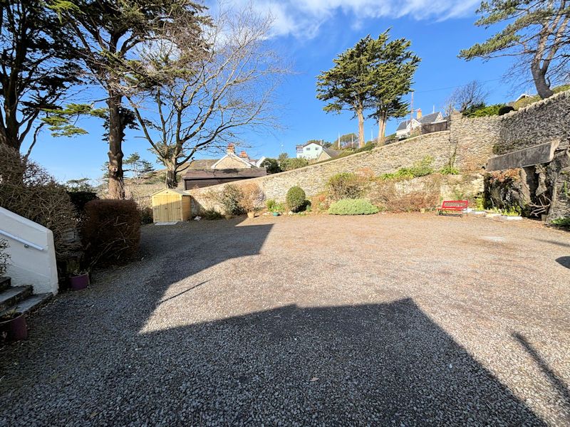 Property photo 3 of 28