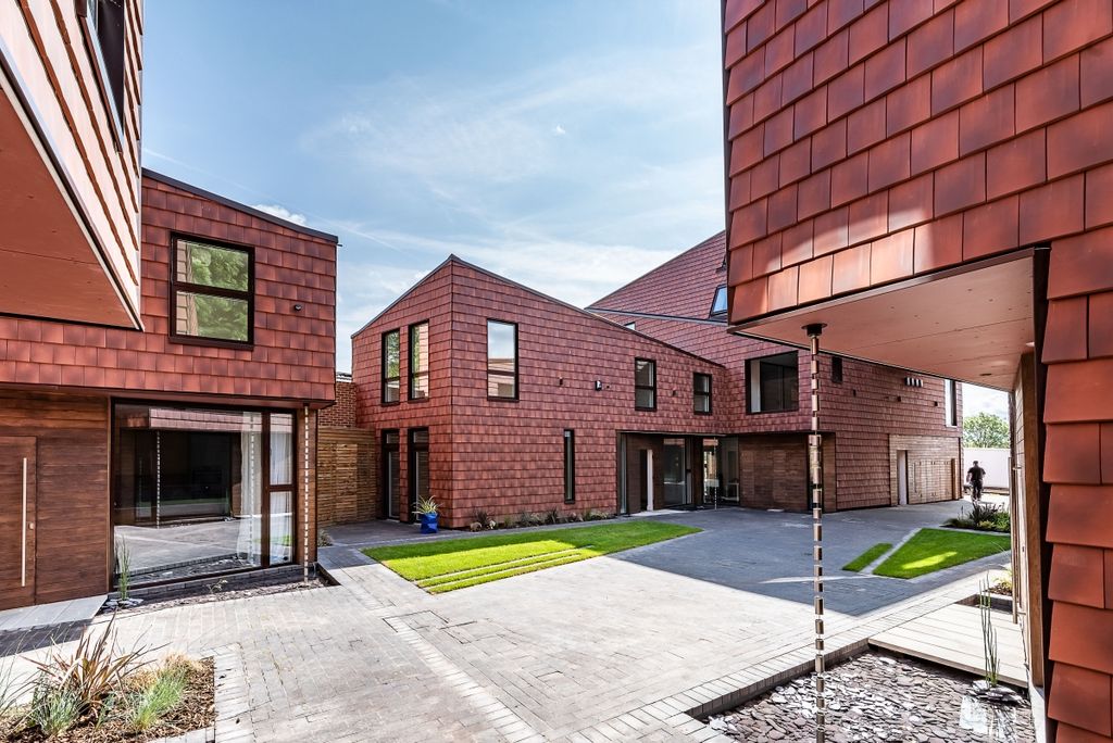 Property photo 3 of 13 Kaolin-Court-002